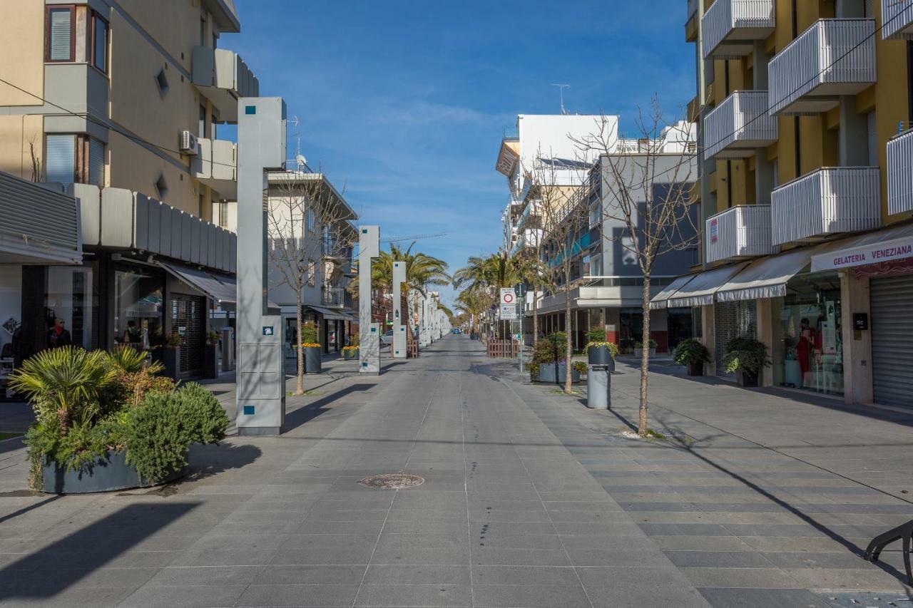 Lignano Sabbiadoro Flat Garage Leilighet Eksteriør bilde